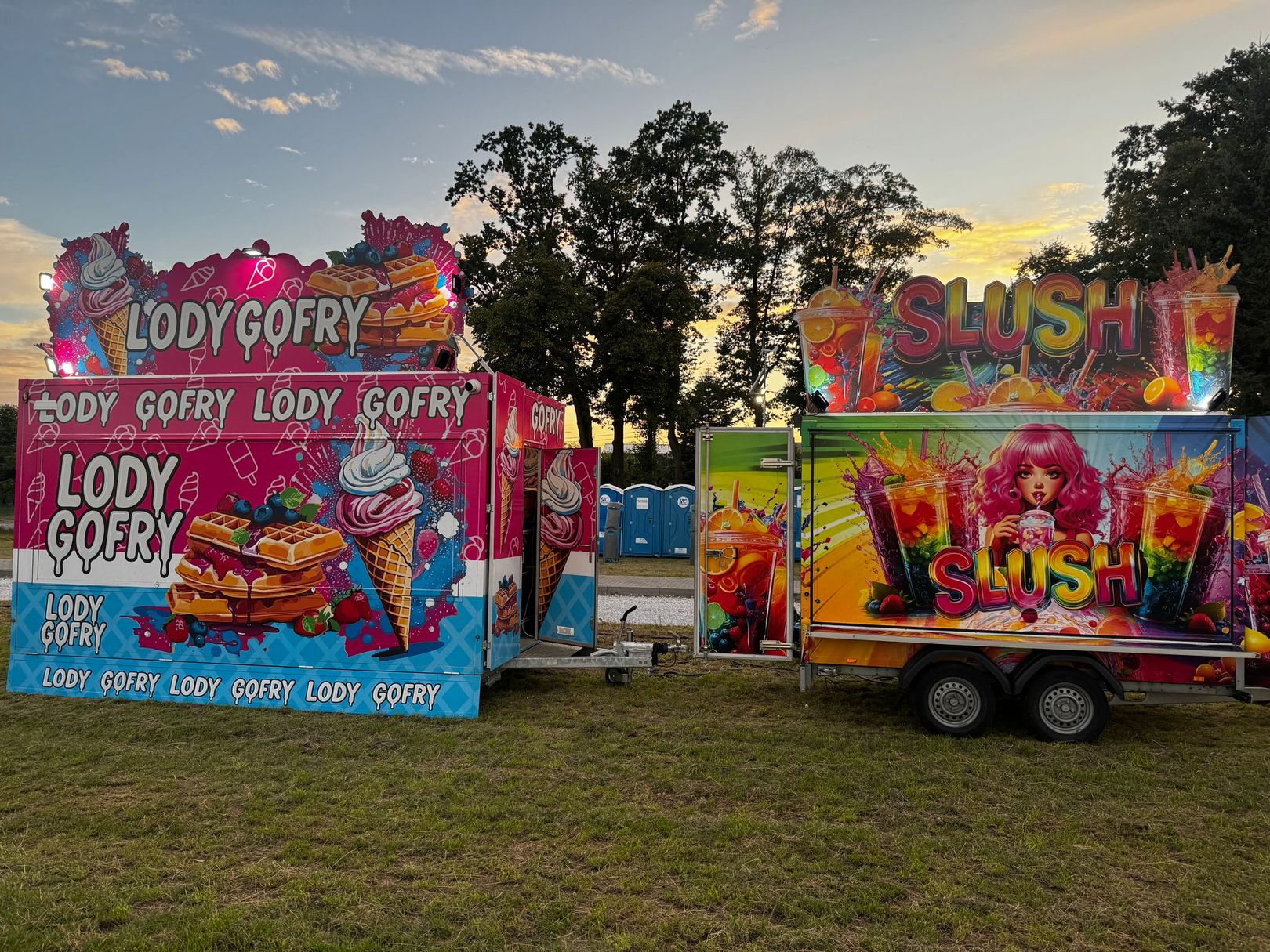 bus oklejony reklamowo